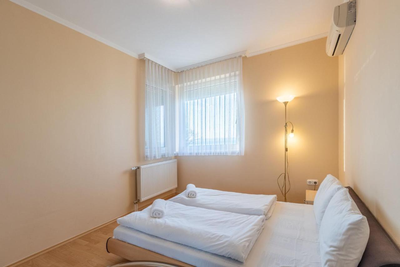 Апартаменты Kek Hullam Apartman By Bltn Шиофок Экстерьер фото