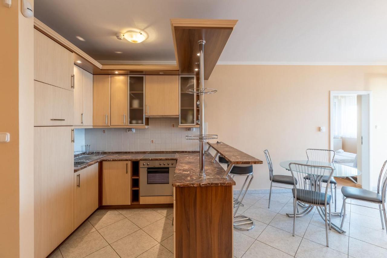 Апартаменты Kek Hullam Apartman By Bltn Шиофок Экстерьер фото